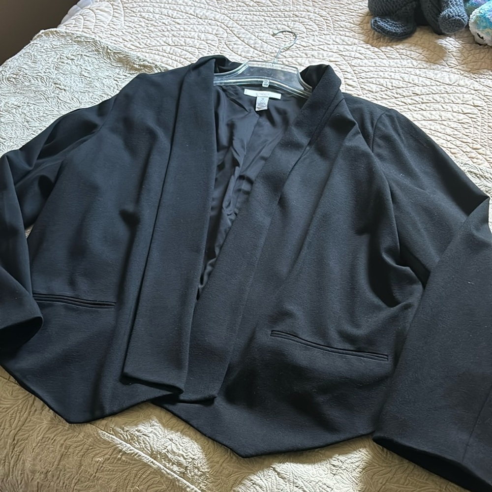 Chico's Size 3 Black Cropped Jacket  EUC